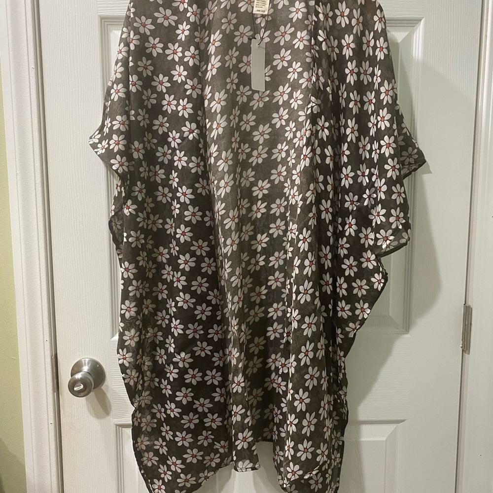 Floral Kimono in Black and White